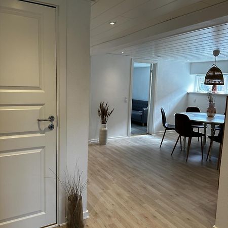 Skon Lejlighed Med Egen Terrasse Og Have Taet Pa Centrum I Skagen Bagian luar foto