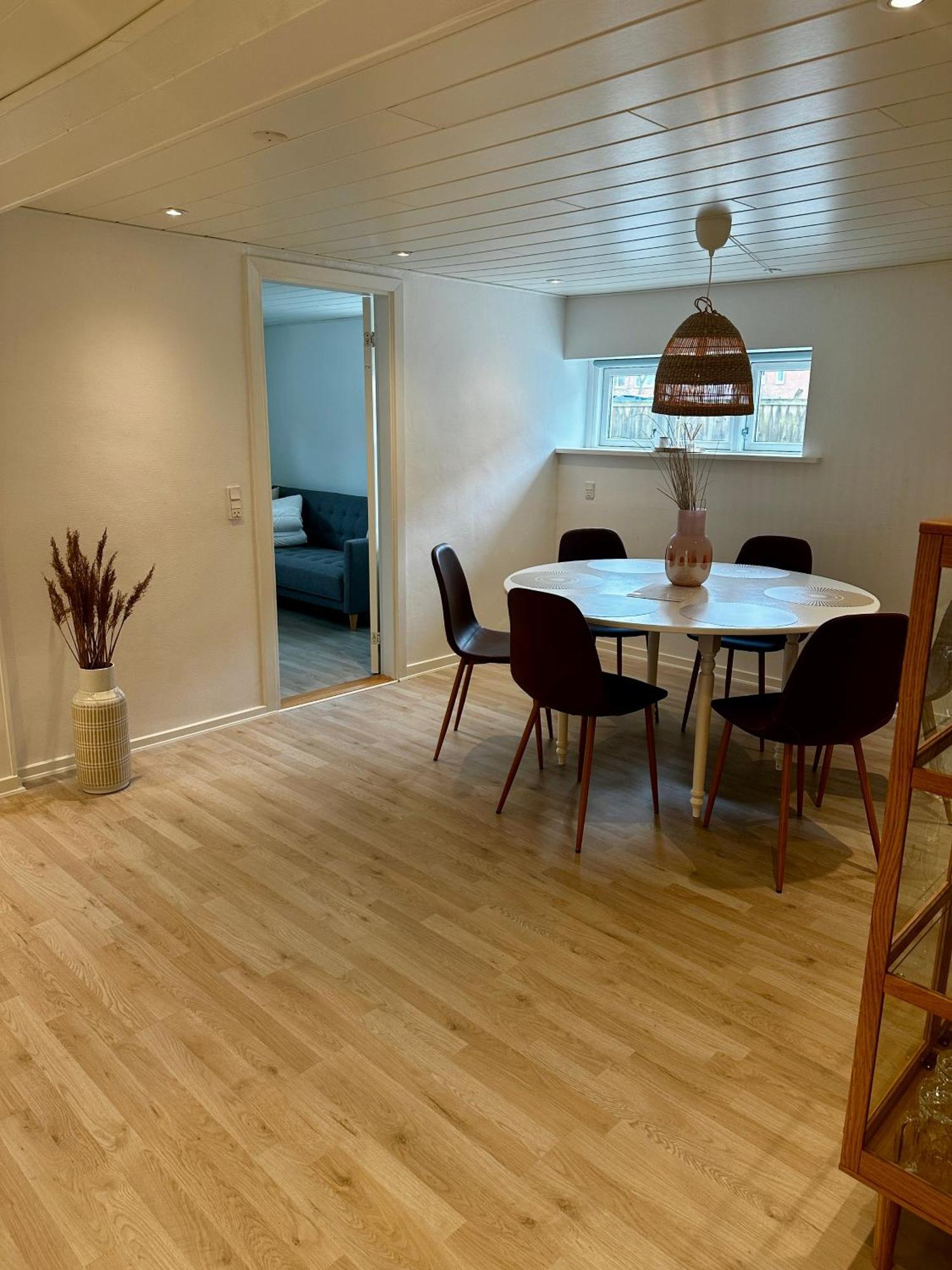 Skon Lejlighed Med Egen Terrasse Og Have Taet Pa Centrum I Skagen Bagian luar foto