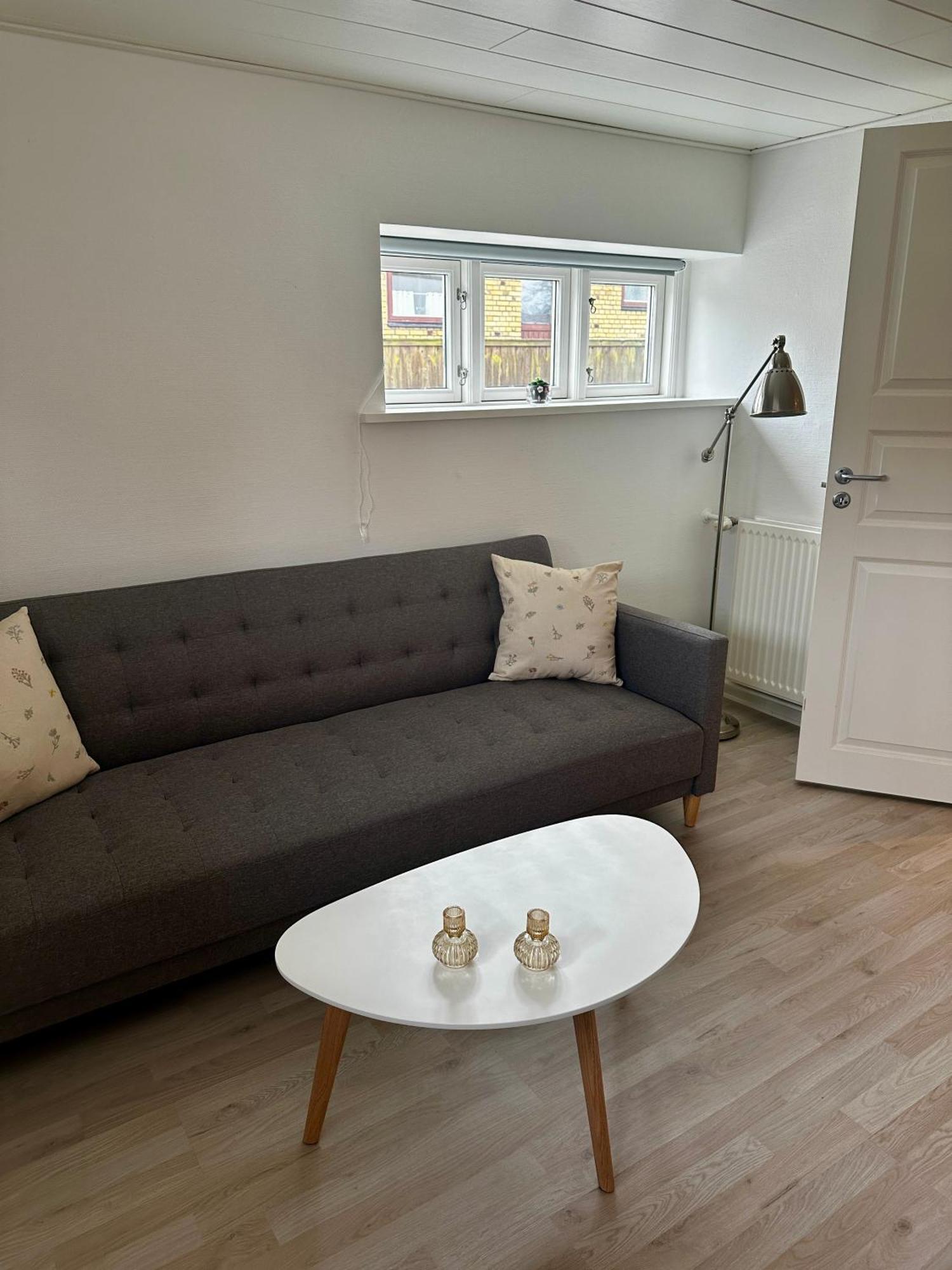 Skon Lejlighed Med Egen Terrasse Og Have Taet Pa Centrum I Skagen Bagian luar foto