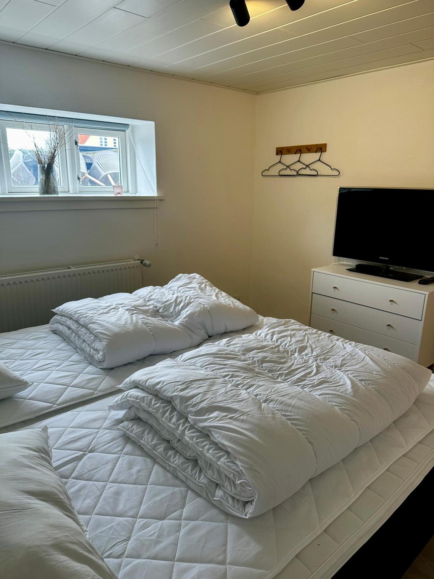 Skon Lejlighed Med Egen Terrasse Og Have Taet Pa Centrum I Skagen Bagian luar foto